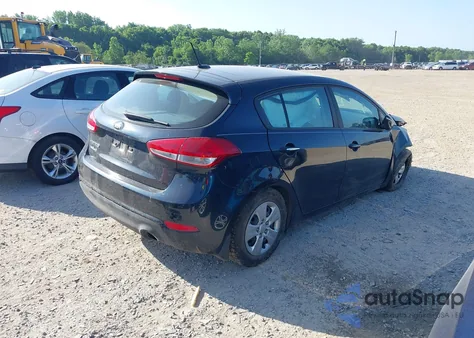 2017 Kia Forte Lx z USA, uszkodzony, nr VIN KNAFK5A85H5703529